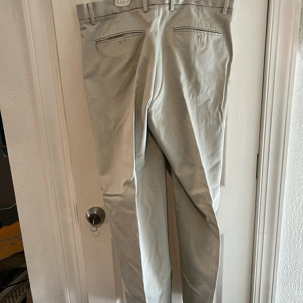 Men’s Dockers slacks